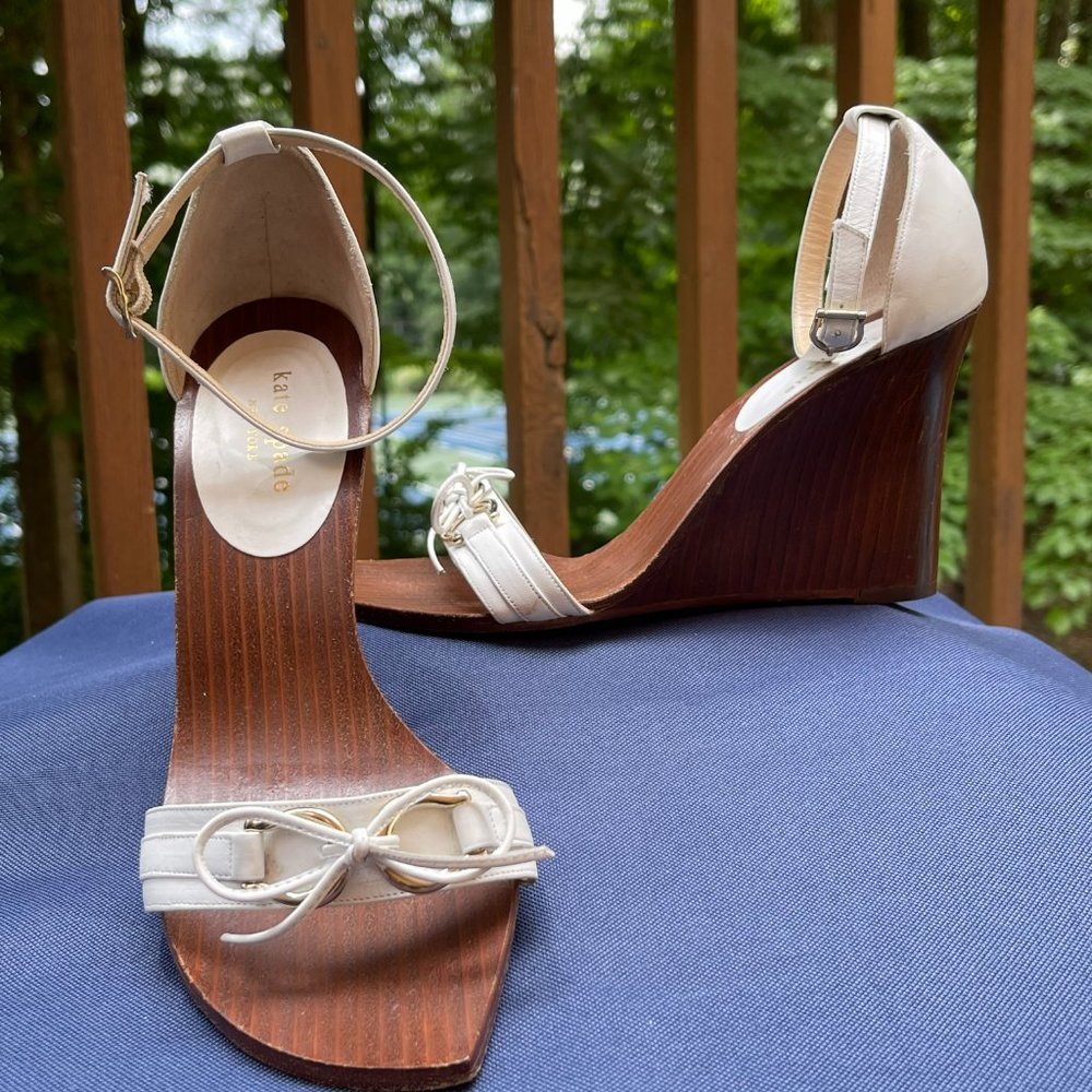 Kate Spade Y2K White Leather Wedge Sandals - Size 8
